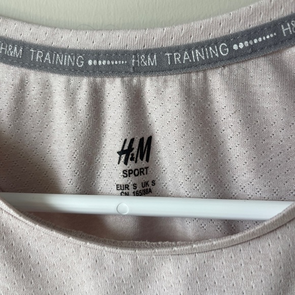 💙BOGO💙 H&M Womens Athletic Top Pink Size Small - Picture 2 of 4
